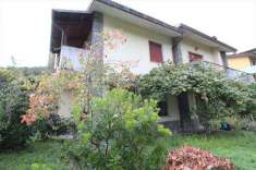 Foto Villa in Vendita, pi di 6 Locali, 2 Camere, 295 mq (FIVIZZANO)