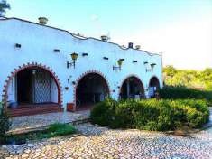 Foto Villa in Vendita, pi di 6 Locali, 200 mq, Neviano