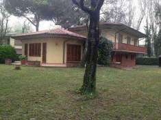 Foto Villa in Vendita, pi di 6 Locali, 210 mq (Massa)