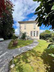Foto Villa in Vendita, pi di 6 Locali, 230 mq, Lucca (San Marco)