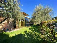 Foto Villa in Vendita, pi di 6 Locali, 232 mq, Sal