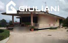 Foto Villa in Vendita, pi di 6 Locali, 234 mq, Latina