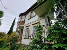 Foto Villa in Vendita, pi di 6 Locali, 249 mq (Arezzo)