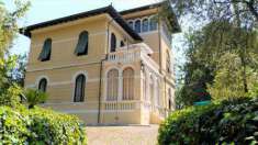 Foto Villa in Vendita, pi di 6 Locali, 250 mq (Lucca)