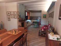 Foto Villa in Vendita, pi di 6 Locali, 250 mq, Macerata