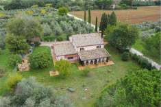 Foto Villa in Vendita, pi di 6 Locali, 250 mq, Monte San Vito