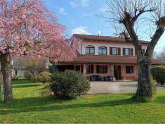 Foto Villa in Vendita, pi di 6 Locali, 254 mq, Alessandria (Valmadon