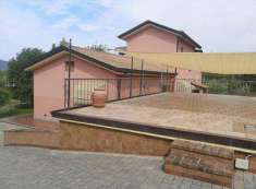 Foto Villa in Vendita, pi di 6 Locali, 260 mq (CASTELNUOVO MAGRA MOL