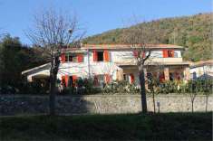 Foto Villa in Vendita, pi di 6 Locali, 280 mq, Montecatini Val di Ce