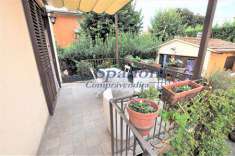 Foto Villa in Vendita, pi di 6 Locali, 3 Camere, 144 mq (PONTE BUGGI