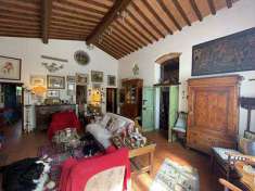 Foto Villa in Vendita, pi di 6 Locali, 3 Camere, 180 mq (FIRENZE SER