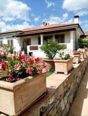 Foto Villa in Vendita, pi di 6 Locali, 3 Camere, 240 mq (FOSDINOVO C