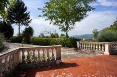 Foto Villa in Vendita, pi di 6 Locali, 3 Camere, 300 mq (ARPINO)