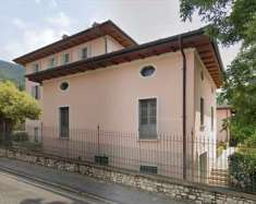Foto Villa in Vendita, pi di 6 Locali, 300 mq, Brescia