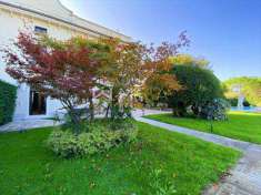 Foto Villa in Vendita, pi di 6 Locali, 300 mq, Desenzano del Garda