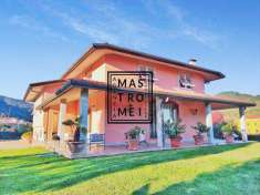 Foto VILLA in Vendita, pi di 6 Locali, 300 mq, PESCIA