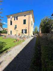 Foto Villa in Vendita, pi di 6 Locali, 310 mq, Capannori (Carraia)