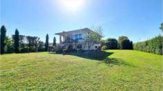 Foto Villa in Vendita, pi di 6 Locali, 310 mq, Capannori (Lammari)