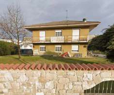Foto Villa in Vendita, pi di 6 Locali, 320 mq, Urgnano