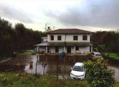 Foto Villa in Vendita, pi di 6 Locali, 322 mq, Latina