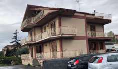 Foto Villa in Vendita, pi di 6 Locali, 325 mq, Mascalucia