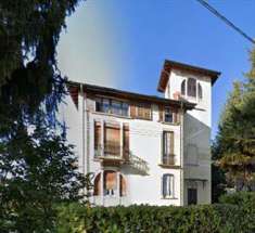 Foto Villa in Vendita, pi di 6 Locali, 330 mq, Varese