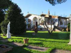 Foto Villa in Vendita, pi di 6 Locali, 334 mq (Pisa)