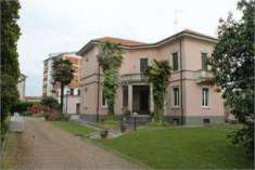 Foto Villa in Vendita, pi di 6 Locali, 335 mq, Gallarate