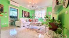 Foto Villa in Vendita, pi di 6 Locali, 340 mq, Porcari (Porcari cent