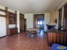 Foto Villa in Vendita, pi di 6 Locali, 350 mq (Castelfranco di Sotto