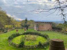 Foto Villa in Vendita, pi di 6 Locali, 380 mq (Siena)