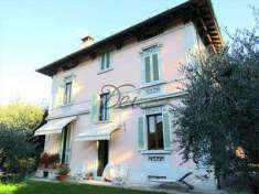 Foto Villa in Vendita, pi� di 6 Locali, 390 mq, Pescia (Ponte all'Ab