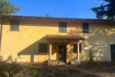 Foto Villa in Vendita, pi di 6 Locali, 394 mq, Tolentino