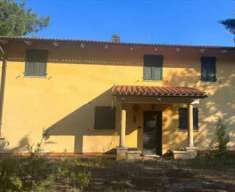 Foto Villa in Vendita, pi di 6 Locali, 399 mq, Tolentino