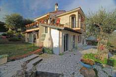 Foto Villa in Vendita, pi di 6 Locali, 4 Camere, 180 mq (VENTIMIGLIA