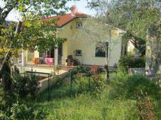 Foto Villa in Vendita, pi di 6 Locali, 4 Camere, 184 mq (SARZANA BRA