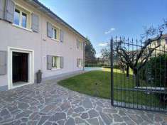 Foto Villa in Vendita, pi di 6 Locali, 4 Camere, 189 mq (SAN FELICE