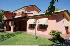 Foto Villa in Vendita, pi di 6 Locali, 4 Camere, 190 mq (CASTELNUOVO