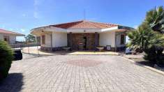 Foto Villa in Vendita, pi di 6 Locali, 4 Camere, 200 mq (SANTA MARIA