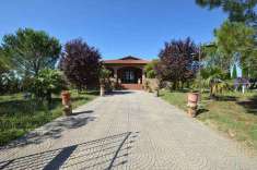 Foto Villa in Vendita, pi di 6 Locali, 4 Camere, 226 mq (SIENA CERCH