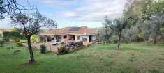 Foto Villa in Vendita, pi di 6 Locali, 4 Camere, 260 mq (MONTEBUONO