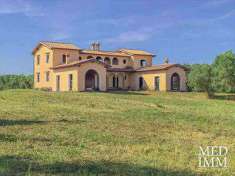 Foto Villa in Vendita, pi di 6 Locali, 4 Camere, 275 mq (CANINO MUSI