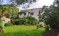 Foto Villa in Vendita, pi di 6 Locali, 4 Camere, 280 mq (CECINA)