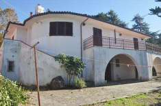 Foto Villa in Vendita, pi di 6 Locali, 4 Camere, 290 mq (CASTELLINA