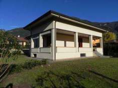 Foto Villa in Vendita, pi di 6 Locali, 4 Camere, 300 mq (CAMAIORE)