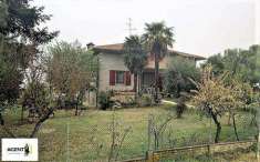 Foto Villa in Vendita, pi di 6 Locali, 4 Camere, 300 mq (LUGO BELRIC