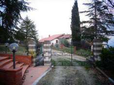Foto Villa in Vendita, pi di 6 Locali, 4 Camere, 360 mq (AREZZO PRAT