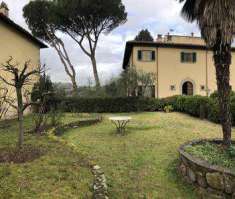 Foto Villa in Vendita, pi di 6 Locali, 4 Camere, 370 mq (LASTRA A SI