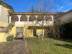 Foto Villa in Vendita, pi di 6 Locali, 4 Camere, 381 mq (PESCAGLIA T