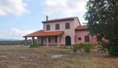 Foto Villa in Vendita, pi di 6 Locali, 4 Camere, 400 mq (CECINA)